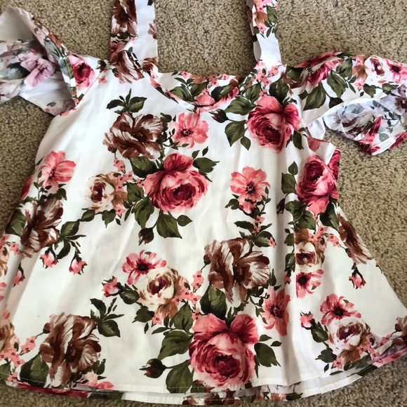 floral top - Picture 1 of 1